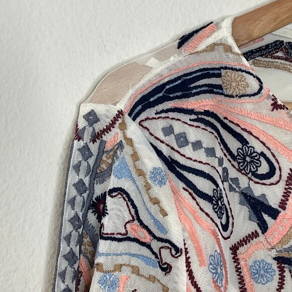 ABERCROMBIE & FITCH CROP EMBROIDERED MESH TOP SIZE L - Picture 4 of 8